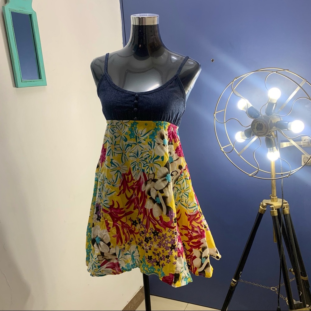 👗 Gorgeous Floral Dress with Lining inside - Picture 3 of 9